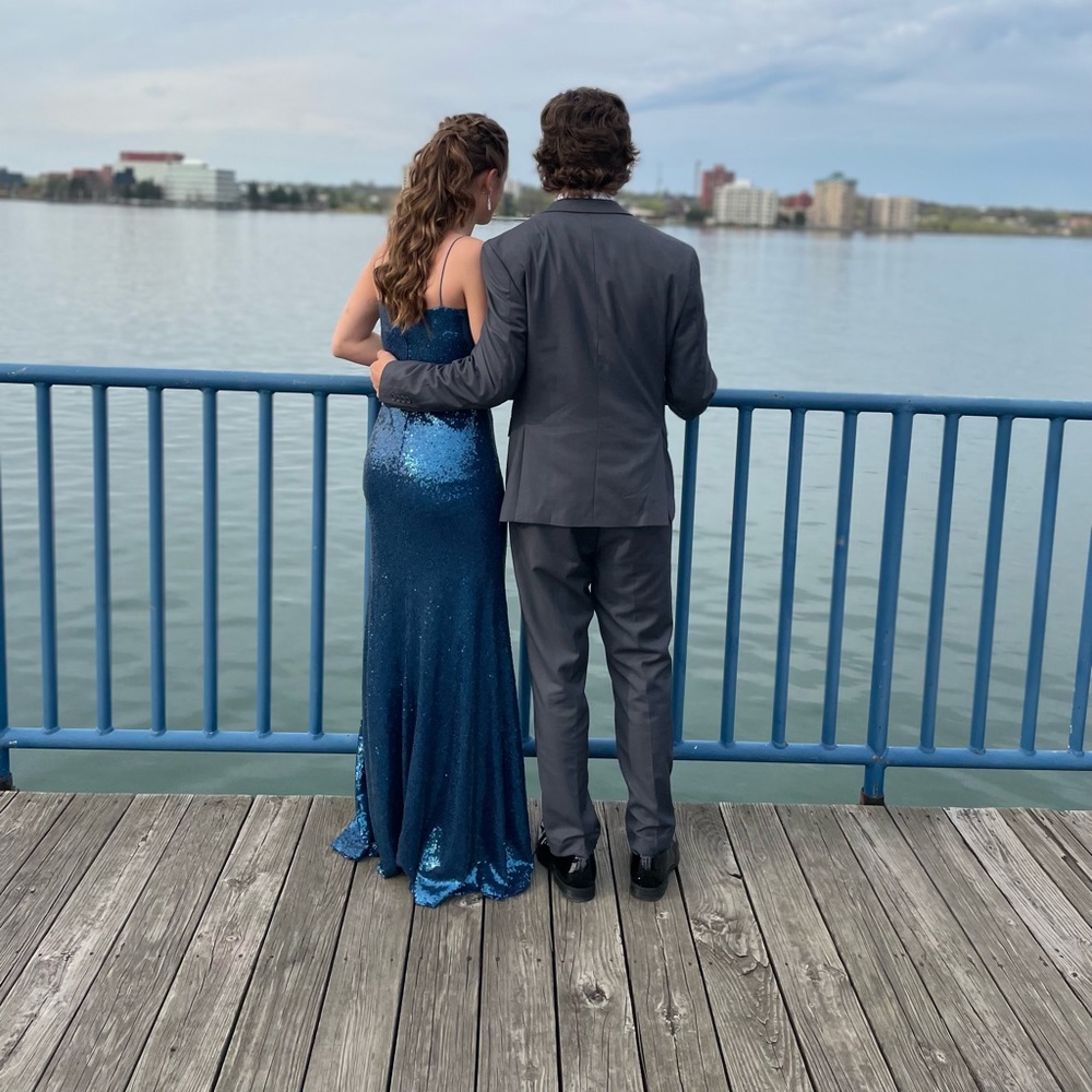 Beautiful Windsor Prom Dress - Picture 7 of 8